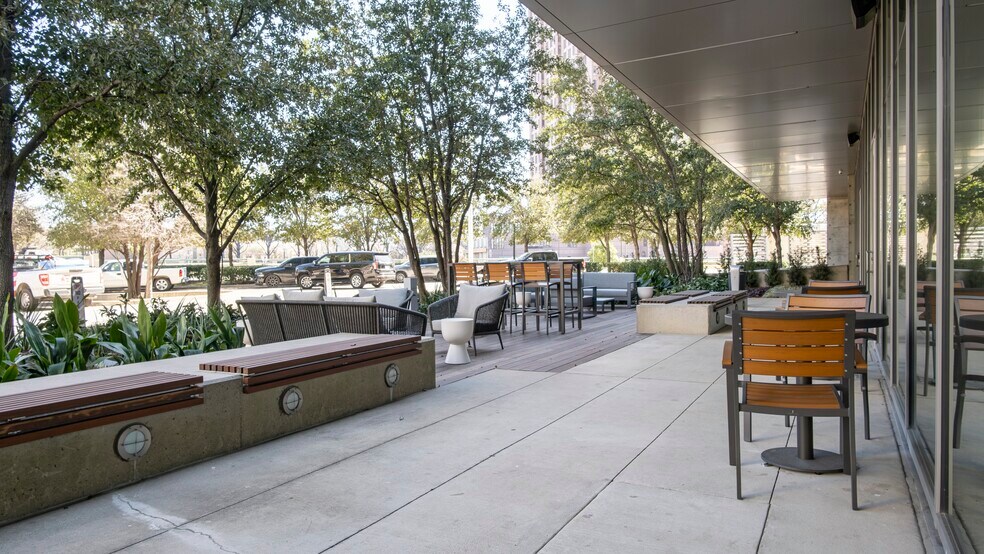 More Photos Of 2801 N Central Expy, Dallas Office For Sale