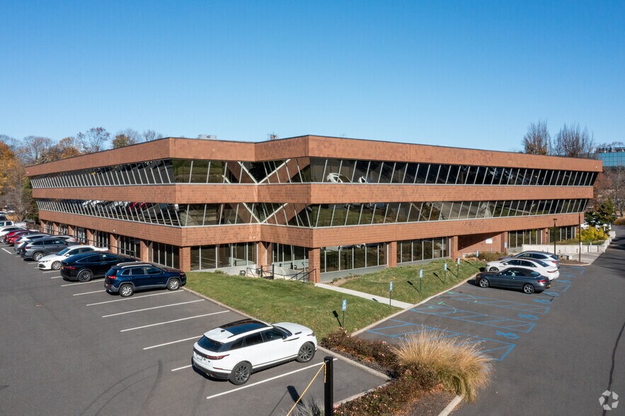 3333 New Hyde Park Rd, New Hyde Park, NY 11042 For Lease