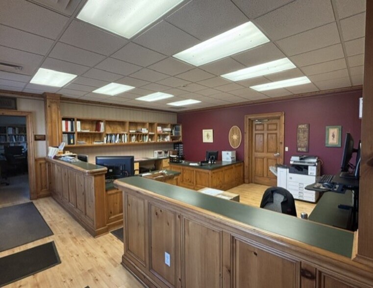 More Photos Of 10090 Queens Way, Chagrin Falls Light Manufacturing For Sale