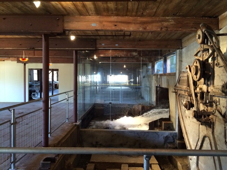 More Photos Of 146 Mendon St, Uxbridge Loft Creative Space For Lease