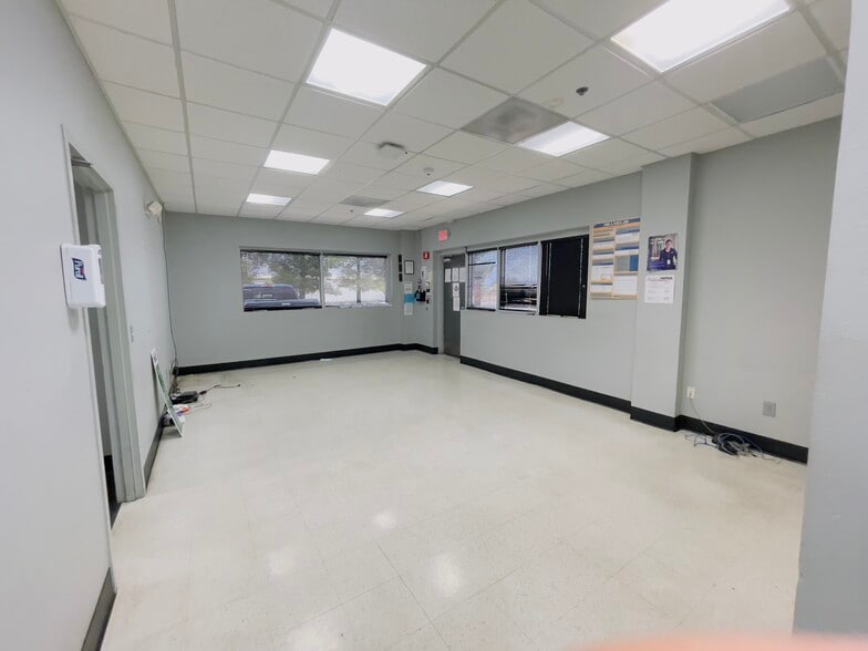 More Photos Of 4062 E Industry Dr, Sierra Vista Warehouse For Lease