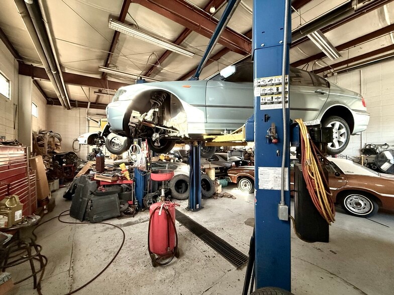 More Photos Of 5745 Independence St, Arvada Auto Repair For Sale
