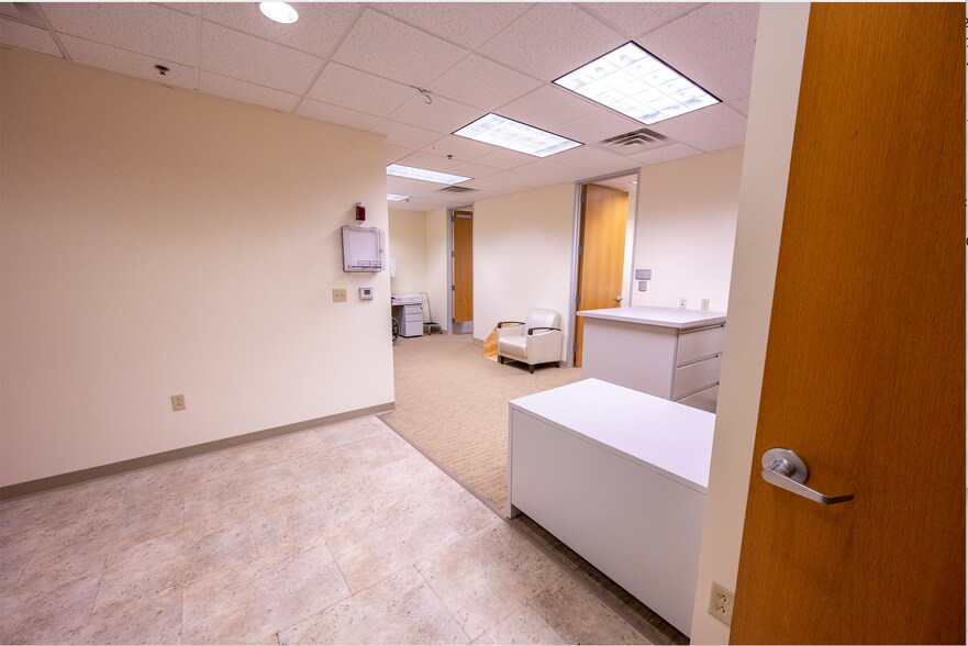 More Photos Of 1320 W Walnut Hill Ln, Irving Medical For Sale