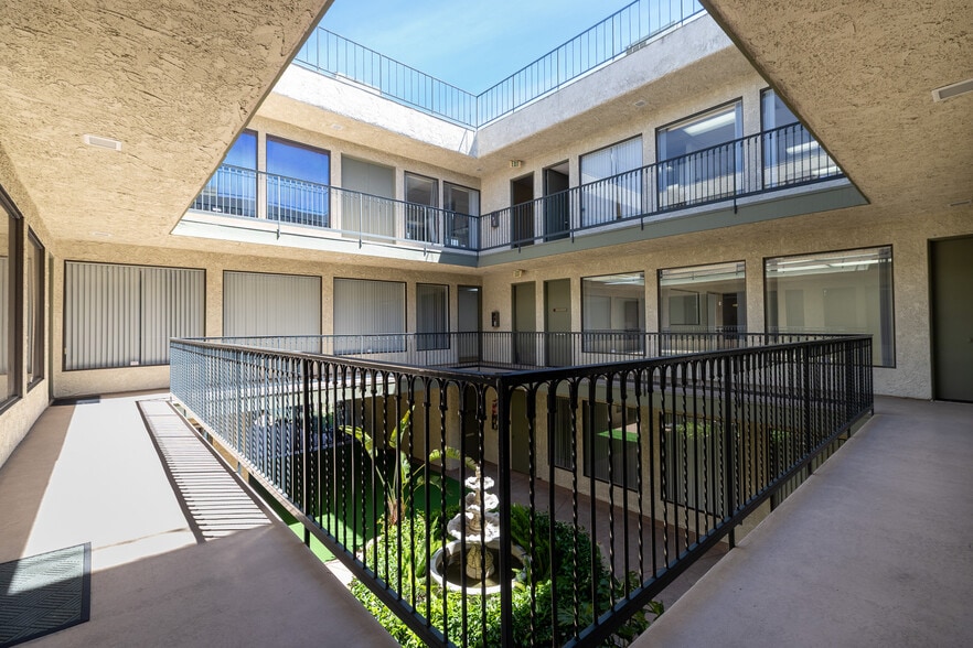 More Photos Of 23717 Hawthorne Blvd, Torrance Office For Lease