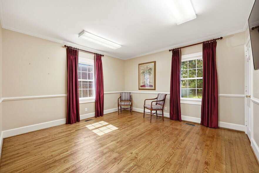 More Photos Of 1008 W Vernon Ave, Kinston Office For Sale