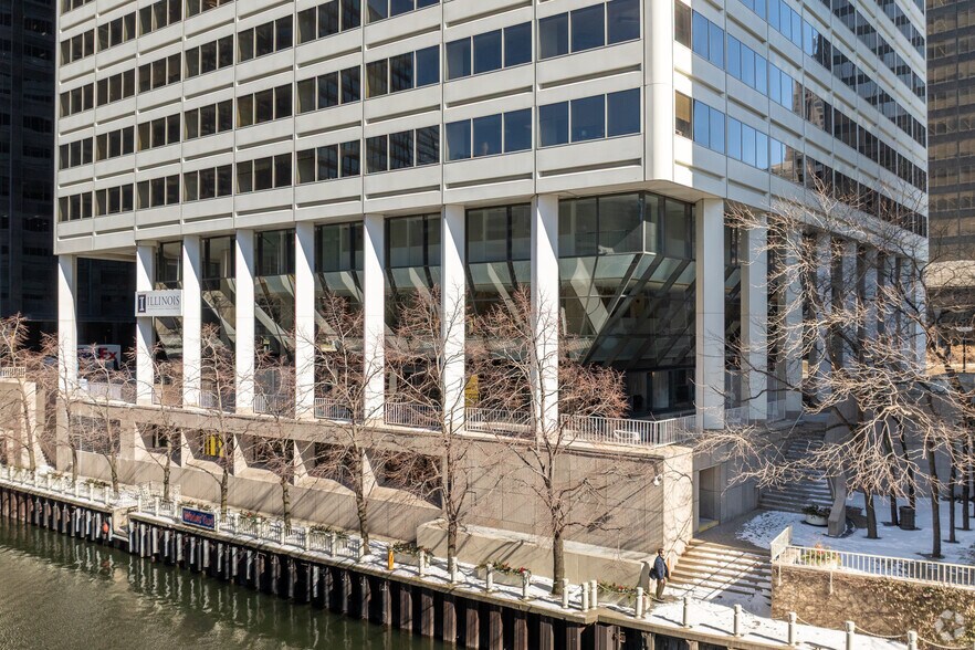 More Photos Of 200 S Wacker Dr, Chicago Office For Lease