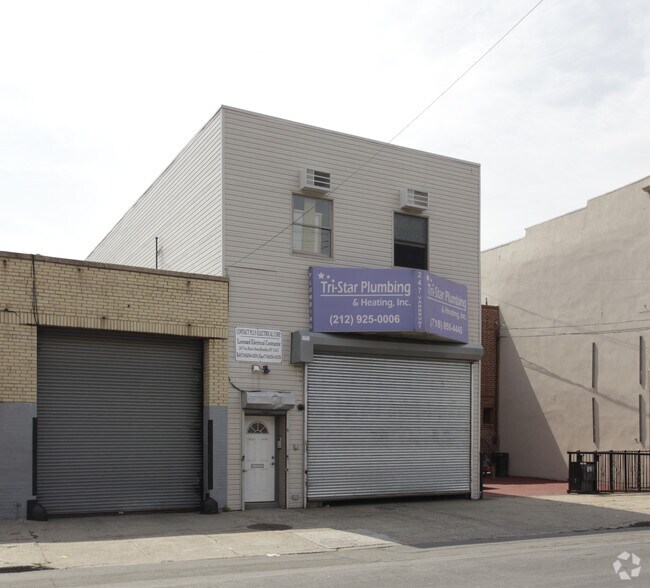 More Photos Of 247 Van Brunt St, Brooklyn Storefront Retail Office For Lease