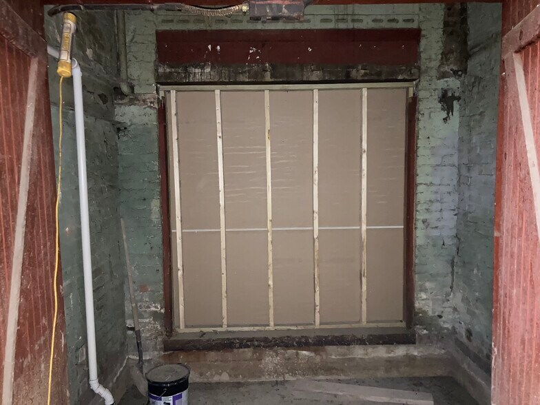 More Photos Of 2023 W Superior St, Duluth Storefront Retail Residential For Sale