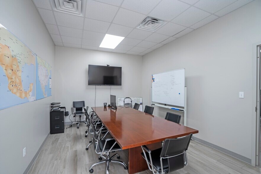 More Photos Of 10500 S Cage Blvd, Pharr Service Station For Sale