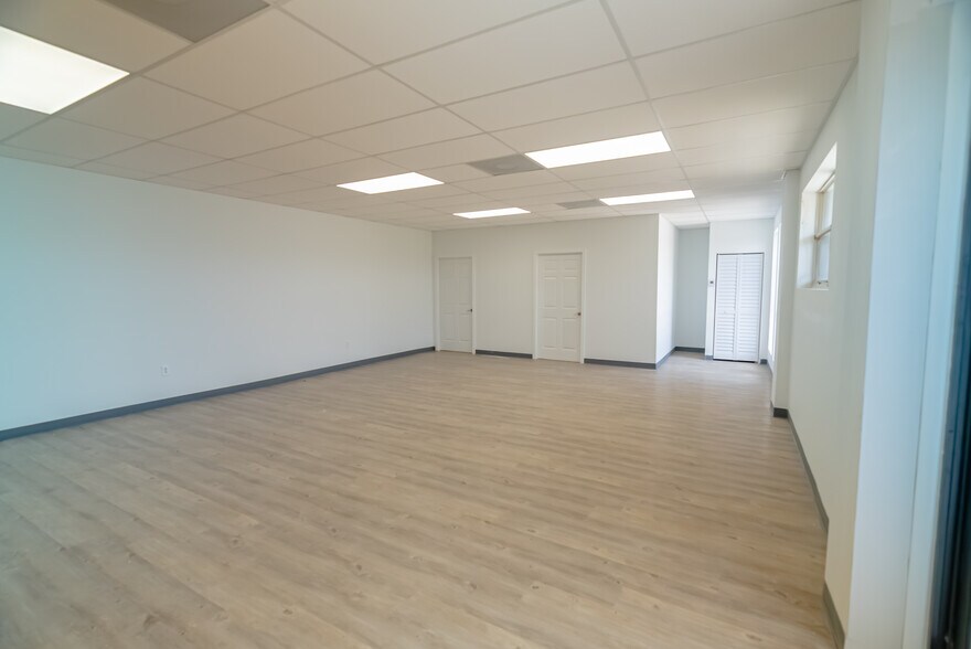 More Photos Of 2901 NW 39th St, Miami Unknown For Lease