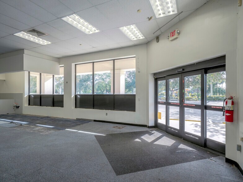 More Photos Of 6980 W Commercial Blvd, Lauderhill Drugstore For Sale