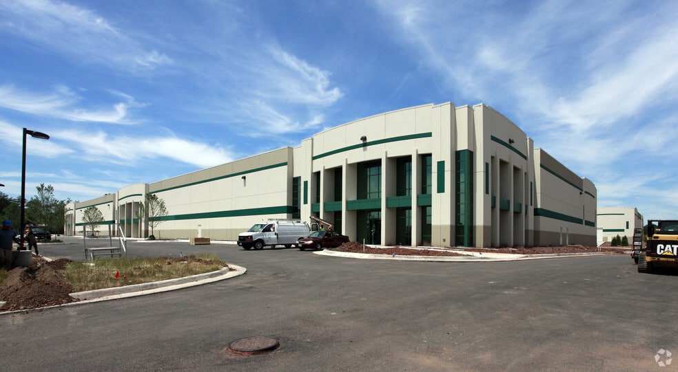 More Photos Of 45190 Prologis Plz, Sterling Warehouse For Lease