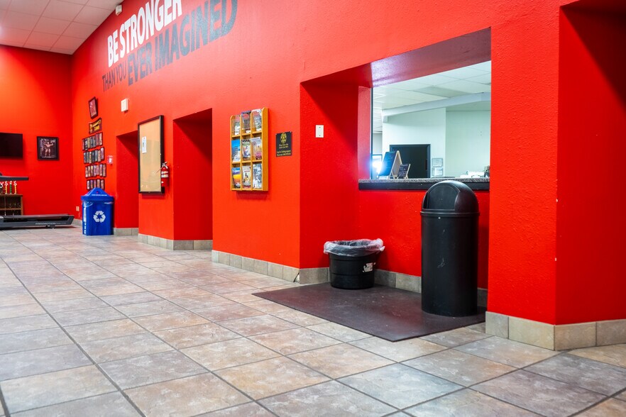 More Photos Of 3000 Blackburn St, Amarillo General Retail For Sale