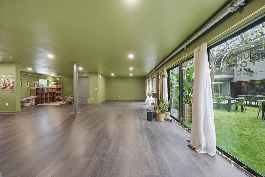 More Photos Of 1915 E Martin Luther King Jr Blvd, Austin Apartments For Sale
