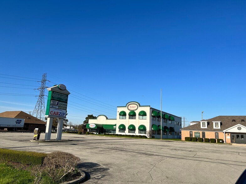 More Photos Of , Indianapolis Unknown For Sale