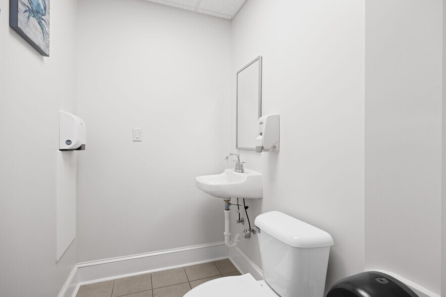 More Photos Of 294 Lee Hwy, Verona General Retail For Lease