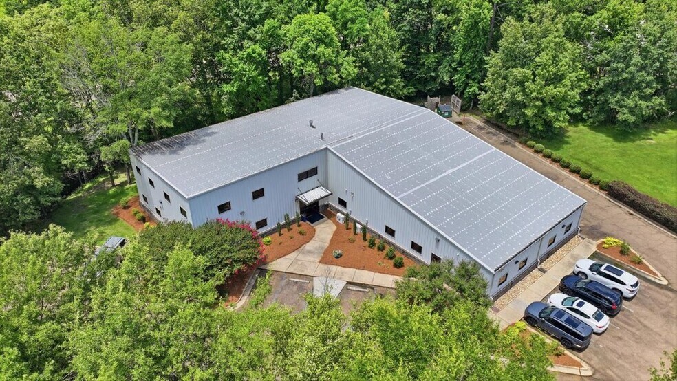 More Photos Of 219 Industrial Dr, Ridgeland Office For Lease