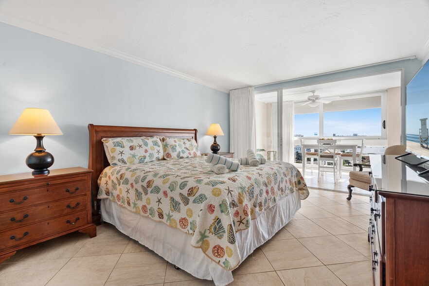 More Photos Of 5966 Midnight Pass Rd, Sarasota Hotel For Sale