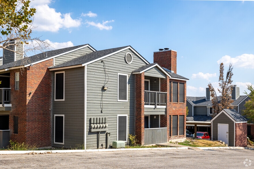 Primary Photo Of 13050 Park Xing, San Antonio Apartments For Sale