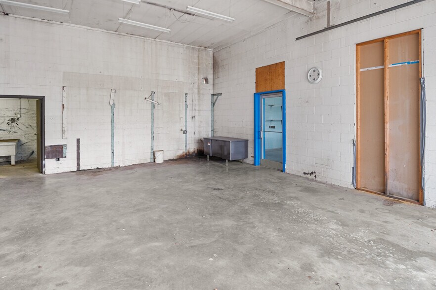 More Photos Of 331 Main St, Lebanon Junction Specialty For Sale