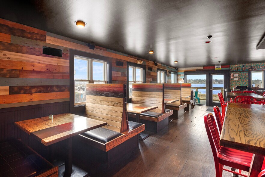 More Photos Of 116 Aquidneck Ave, Middletown Restaurant For Sale