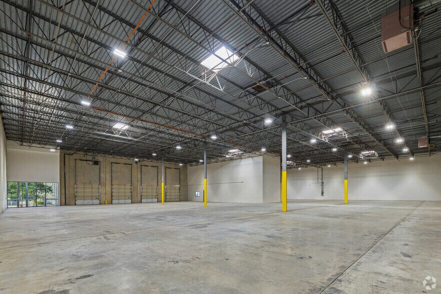 More Photos Of 2200 Denton Dr, Austin Unknown For Lease