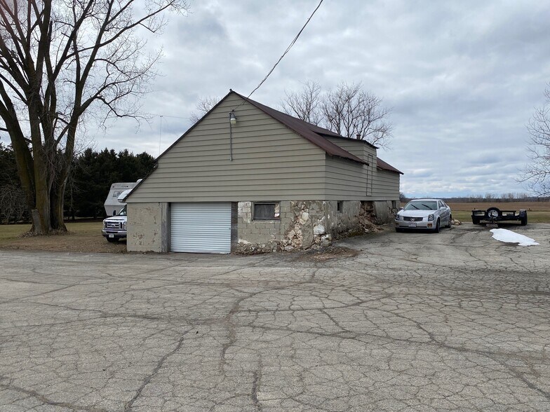 More Photos Of 4899 County Hwy EE, Appleton Restaurant For Sale
