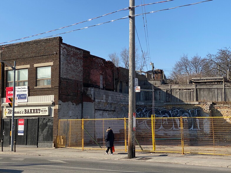 More Photos Of , Toronto Unknown For Sale