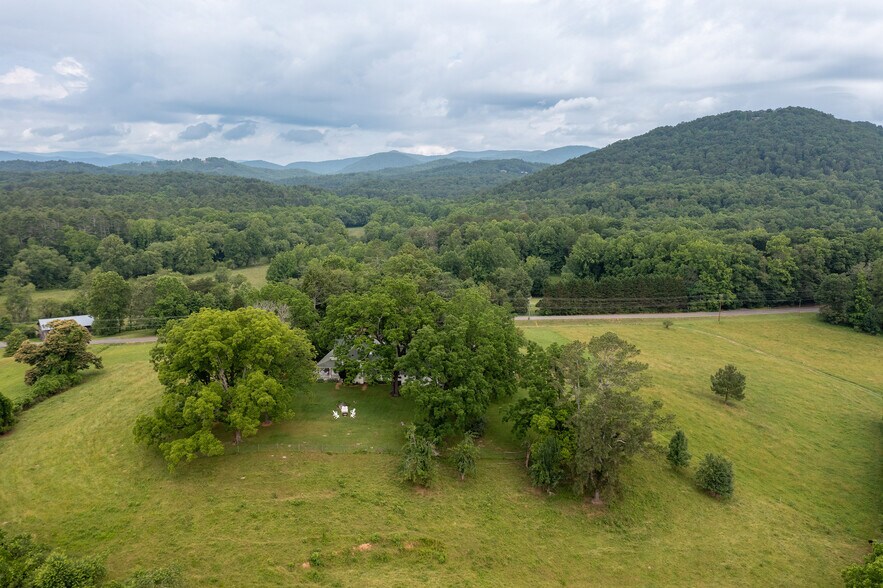 More Photos Of 1526 Highway 255 N, Sautee Nacoochee Hotel For Sale