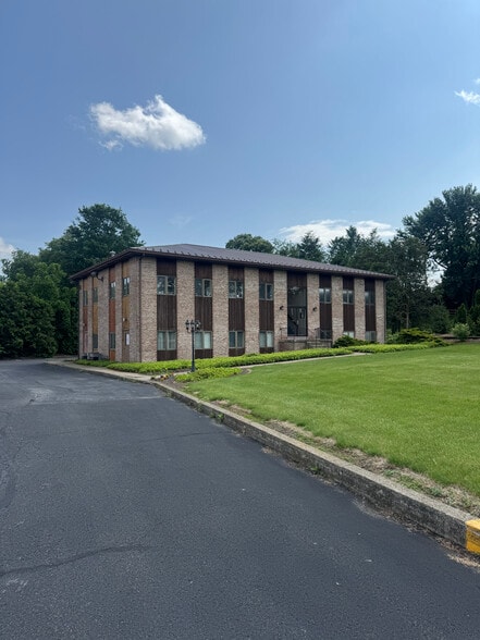 More Photos Of 410 W State St, Mertztown Medical For Sale