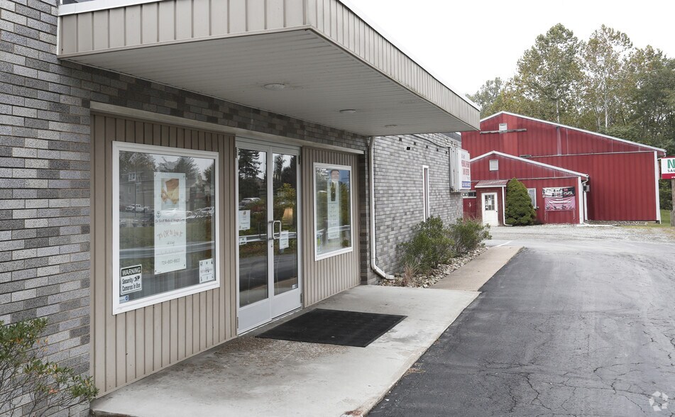 More Photos Of 28 Fairwood Dr, Irwin Medical For Lease