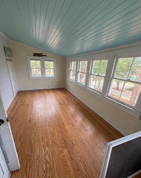 More Photos Of 1102 US Highway 80, Tybee Island Storefront Retail Office For Sale