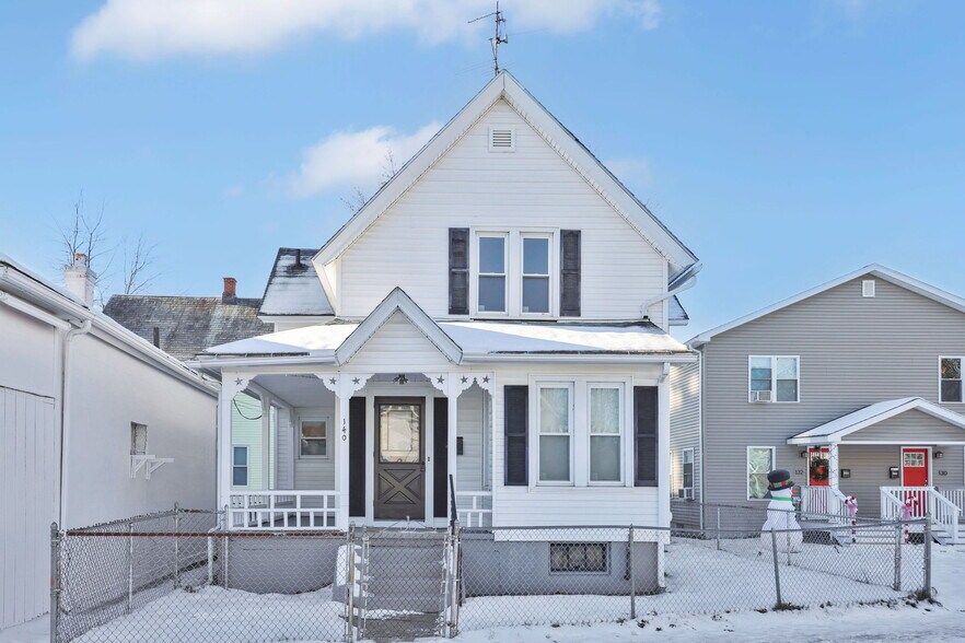 More Photos Of 142 Dickinson St, Springfield Flex For Sale