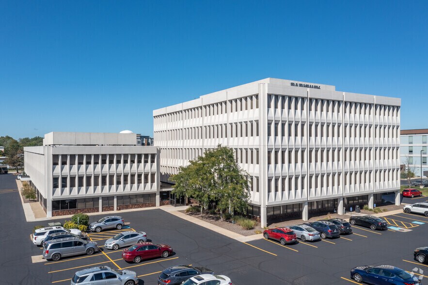 More Photos Of 3609-3619 Park East Dr, Beachwood Unknown For Lease