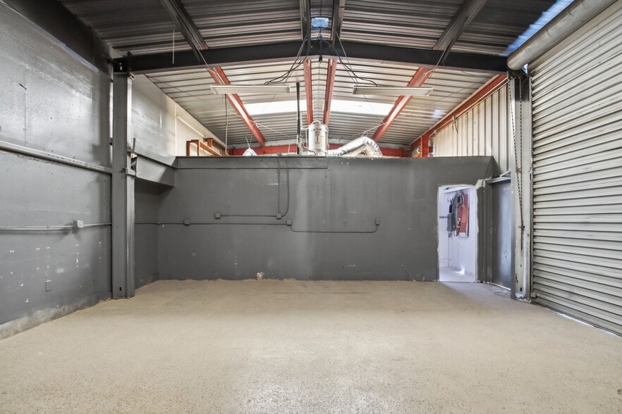 More Photos Of 1649 Carnegie St, Turlock Warehouse For Lease