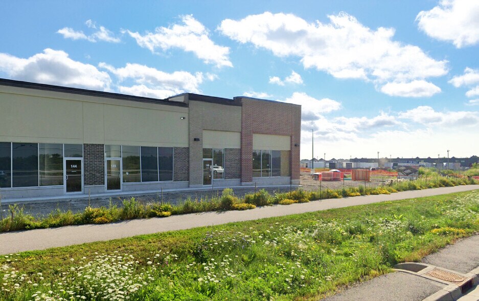 More Photos Of 6261 Mayfield Rd, Brampton Storefront For Lease