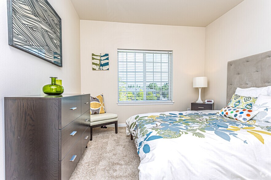 More Photos Of 1430 Wilmington Dr, Dupont Apartments For Lease