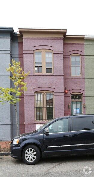 More Photos Of 703 D St SE, Washington Office For Lease