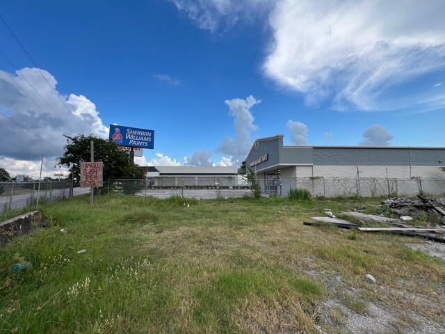 More Photos Of 4900 North Fwy, Houston Land For Lease