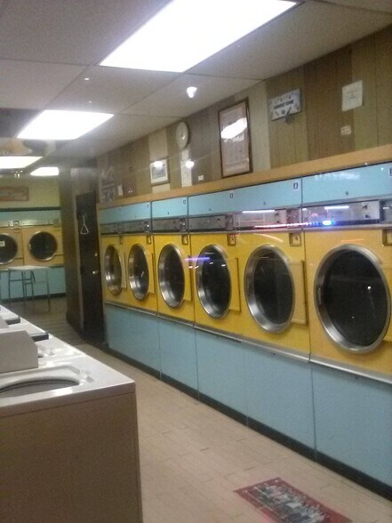More Photos Of 196 Washington, Belleville Storefront For Sale