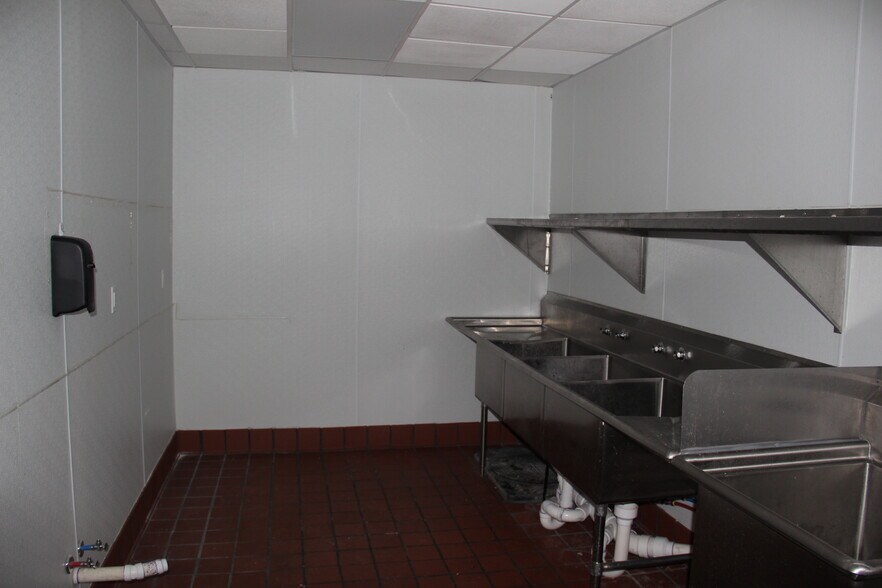 More Photos Of 720 Bedford Rd, Bedford Hills Unknown For Lease