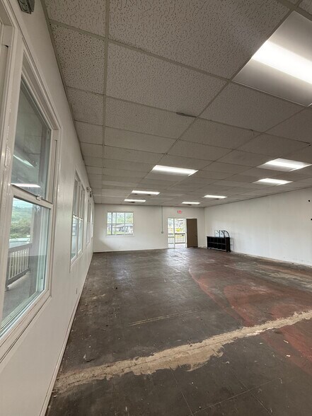 More Photos Of 2-2436 Kaumualii Hwy, Kalaheo Unknown For Lease