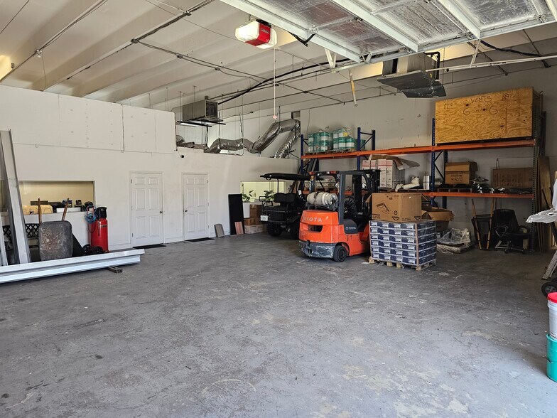 More Photos Of 1313 S Killian Dr, Lake Park Manufacturing For Lease