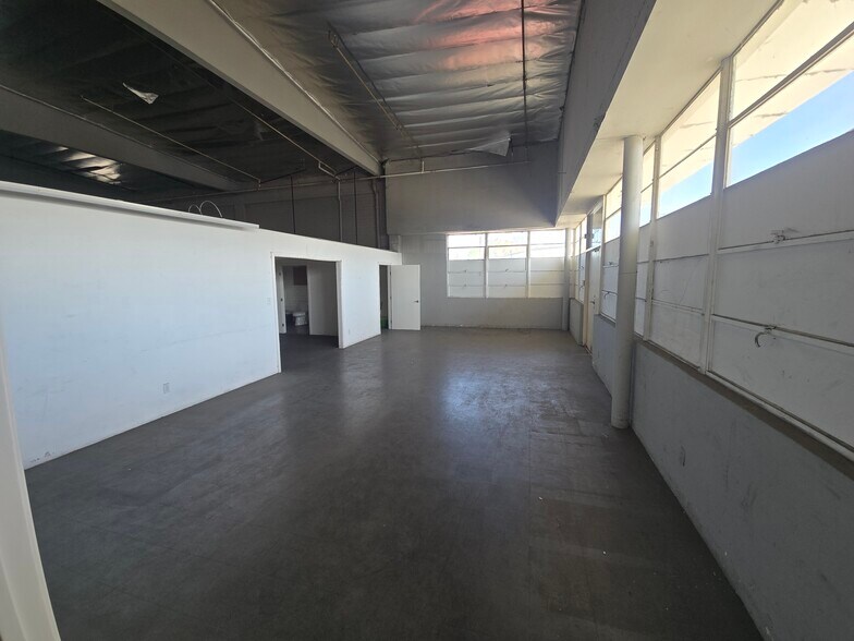 More Photos Of 2001-2015 Saybrook Ave, Commerce Warehouse For Lease