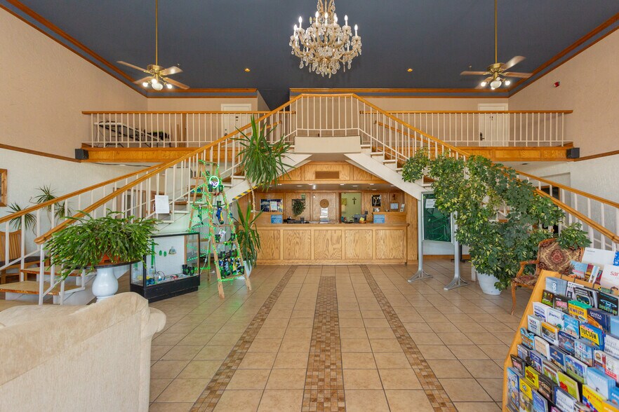 More Photos Of 2803 W 2nd St, Roswell Hotel For Sale