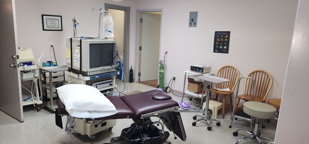 More Photos Of 101 N 8th St, Lake Mary Medical For Sale