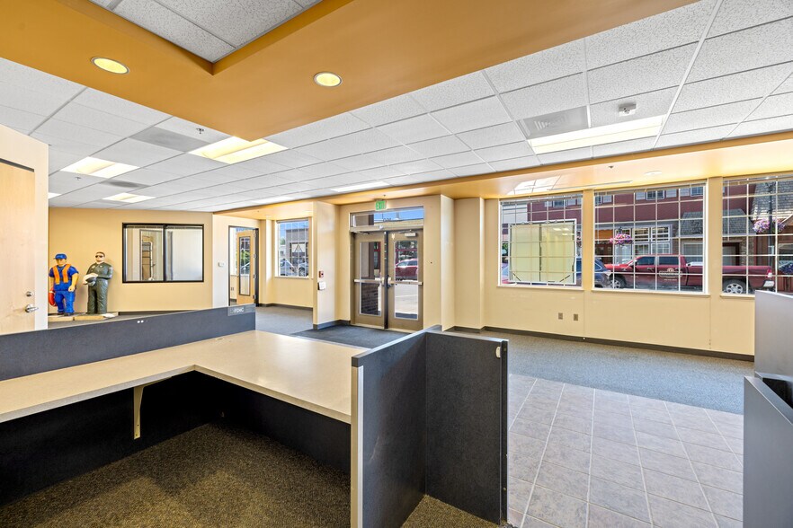 More Photos Of 190 E Charles St, Mount Angel Storefront Retail Office For Sale