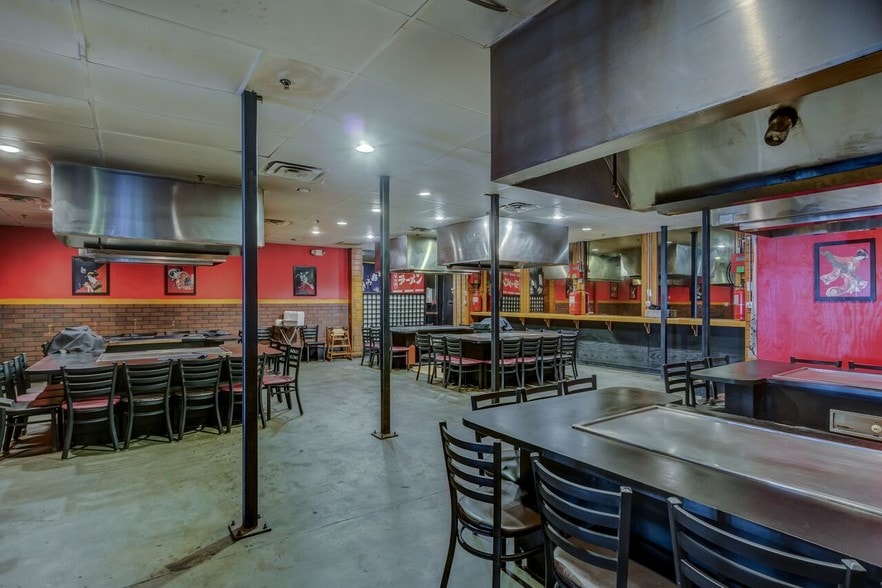 More Photos Of 401 N Spur 63, Longview Restaurant For Lease