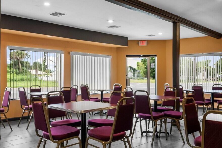 More Photos Of 2900 E 5th St, Panama City Restaurant For Sale