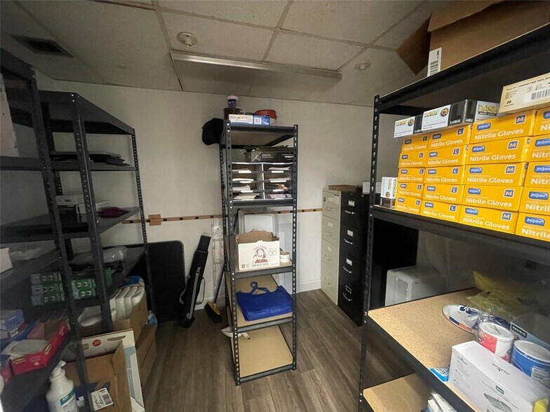 More Photos Of 2131 Hollywood Blvd, Hollywood Office Residential For Lease